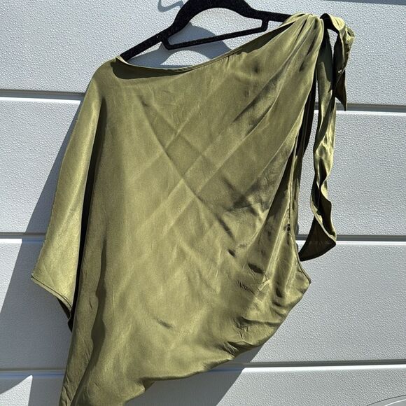Dark Green One Shoulder Knotted Top - Silk Green Top Size Small - Emerson Thorpe - Picture 1 of 4